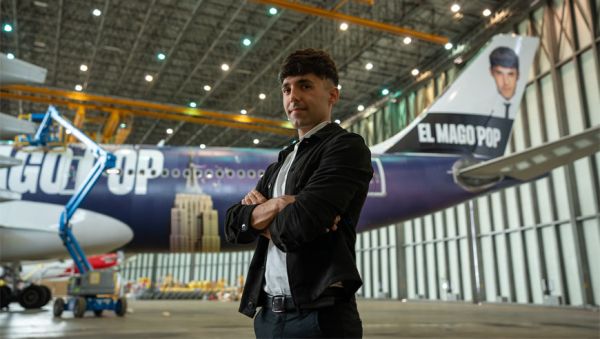 LEVEL becomes EL MAGO POP's oficial airline